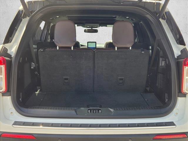 Certified 2021 Ford Explorer Platinum w/ Equipment Group 601A image 9