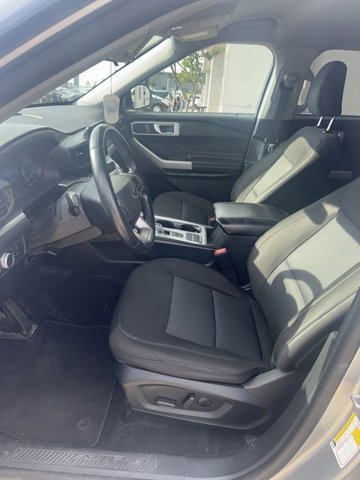 Certified 2022 Ford Explorer XLT RWD image 5