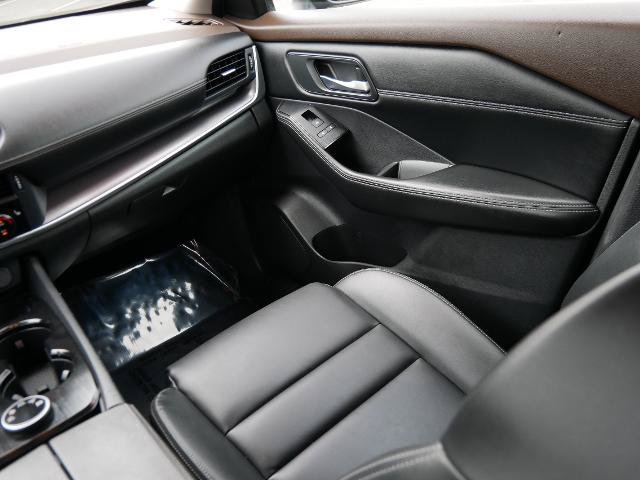 Used 2023 Nissan Rogue SV w/ SV Premium Package AWD/4WD image 17