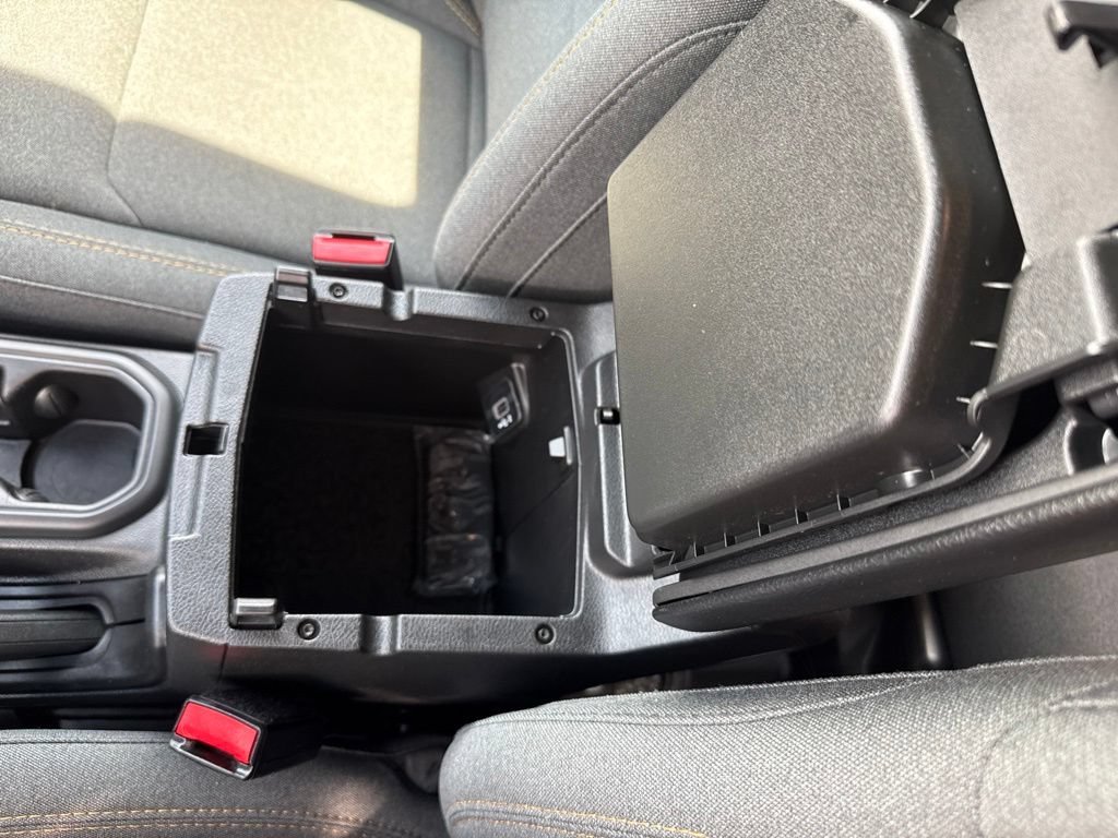 Used 2024 Jeep Wrangler Unlimited AWD/4WD image 27