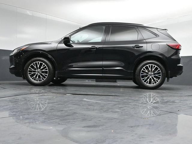 Certified 2024 Ford Escape ST-Line Select w/ Class II Trailer Tow Package AWD/4WD image 33