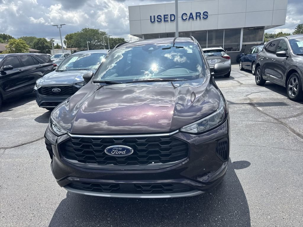 Certified 2023 Ford Escape ST-Line w/ Tech Pack #1 image 8