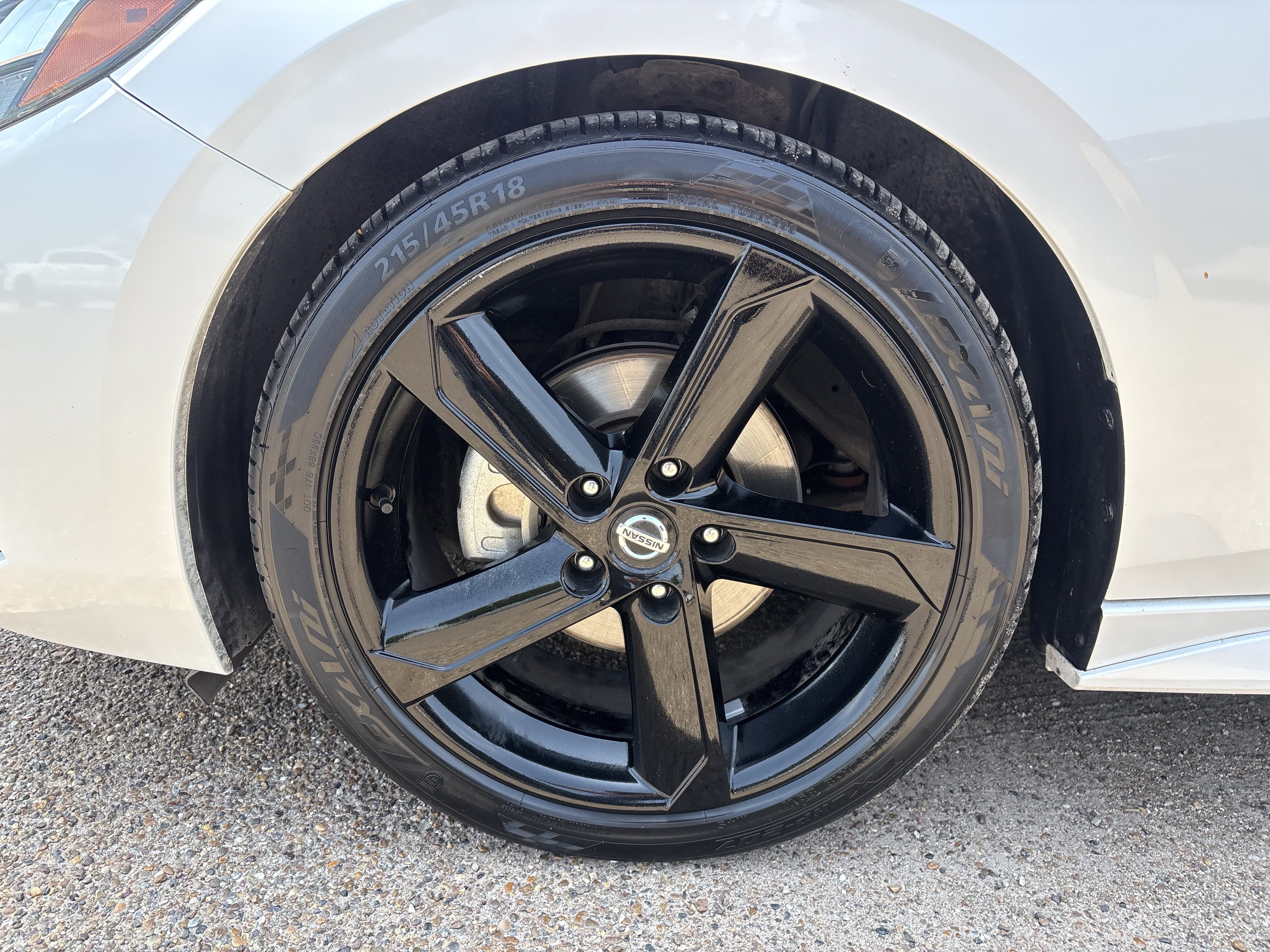 Used 2023 Nissan Sentra SR w/ Midnight Edition Package FWD image 8