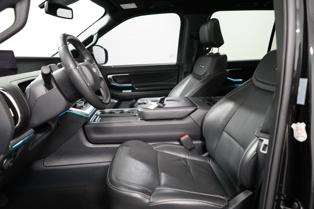 Certified 2025 Ford Expedition Platinum w/ Stealth Performance Package AWD/4WD image 14
