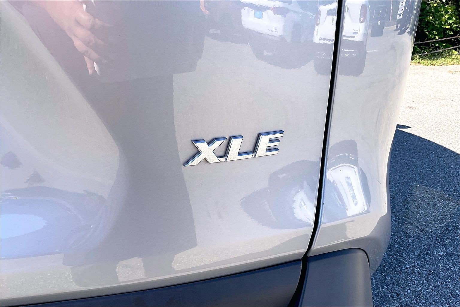 Used 2025 Toyota RAV4 XLE FWD image 8