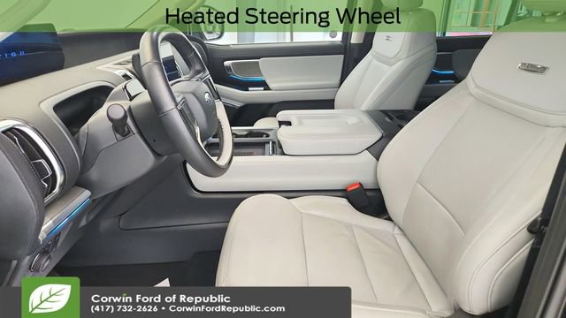 Certified 2025 Ford Expedition Platinum w/ Driver's Package AWD/4WD image 11