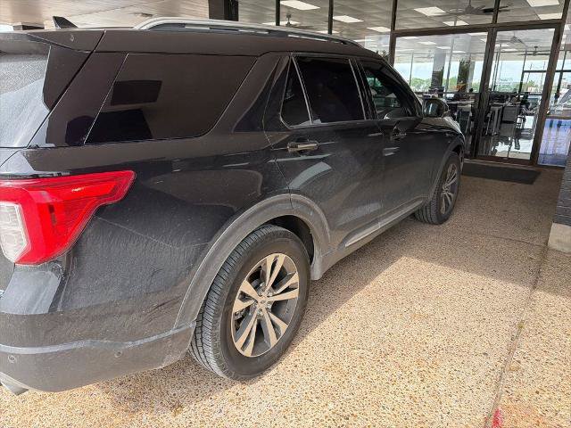 Certified 2020 Ford Explorer Platinum w/ Premium Technology Package AWD/4WD image 4