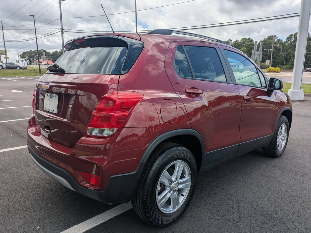 Used 2022 Chevrolet Trax LT w/ LT Convenience Package AWD/4WD image 5