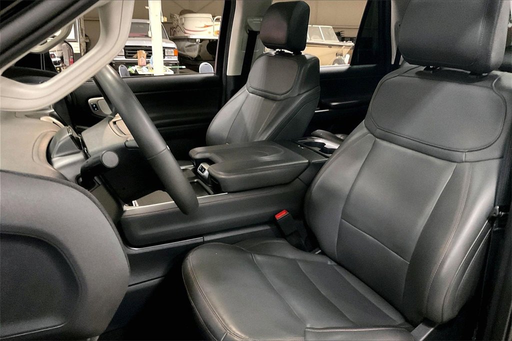 Certified 2025 Ford Expedition Max Active image 24