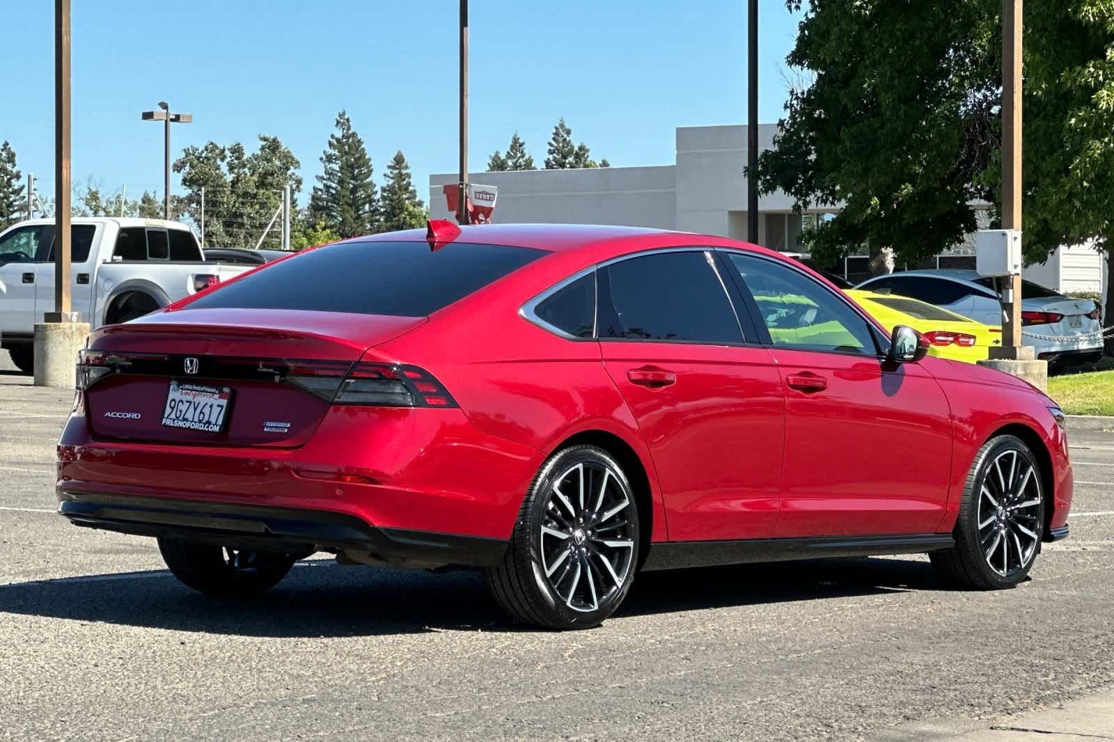 Used 2023 Honda Accord Touring image 2