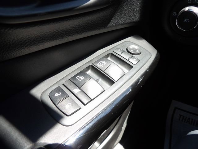 Used 2021 Jeep Cherokee Latitude Plus AWD/4WD image 22