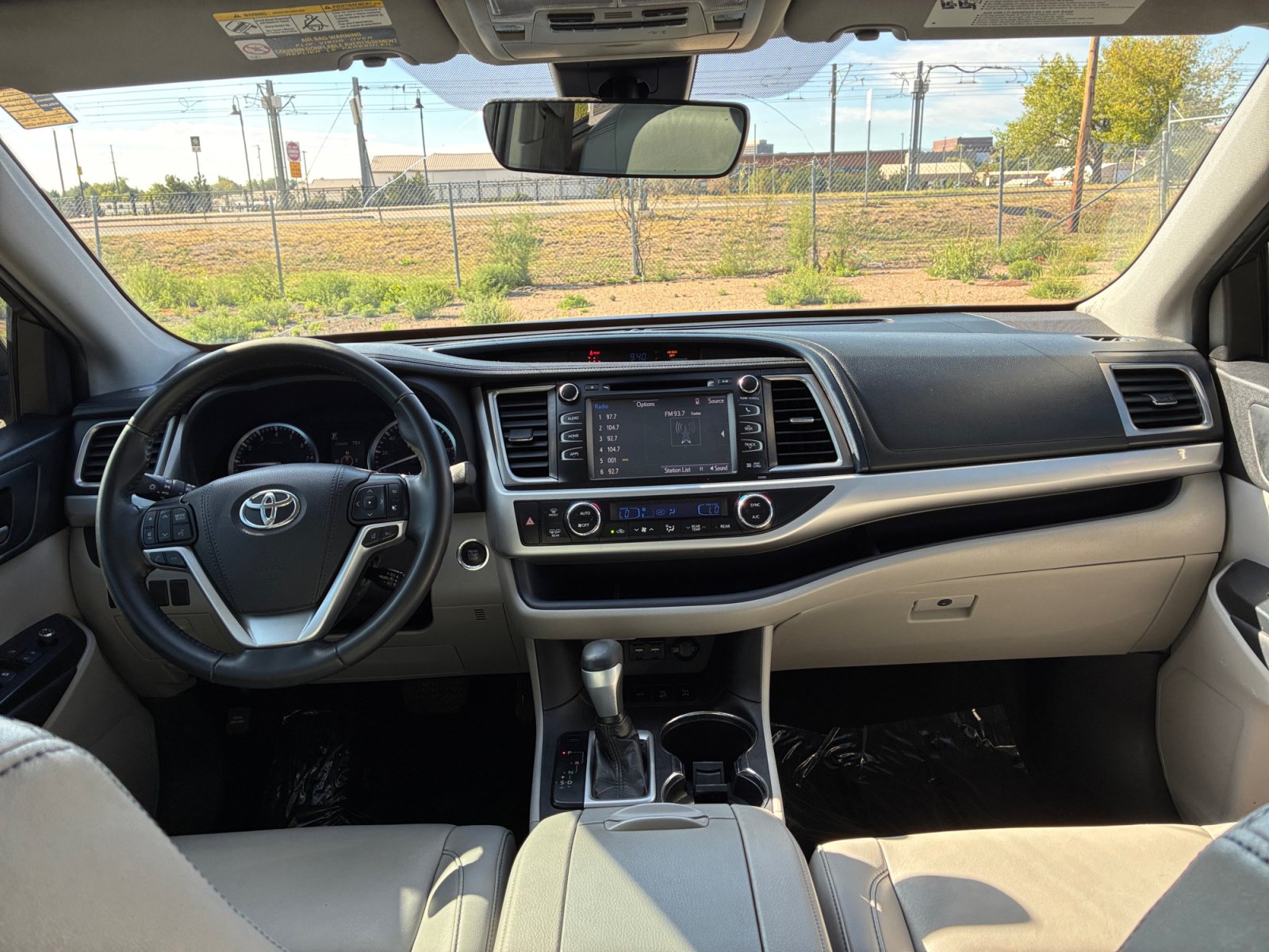 Used 2019 Toyota Highlander XLE AWD/4WD image 20