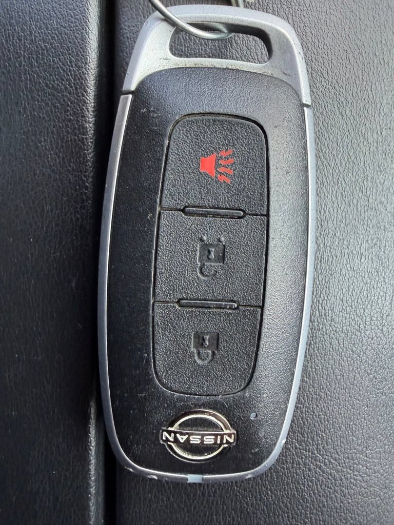 Used 2024 Nissan Rogue S AWD/4WD image 25