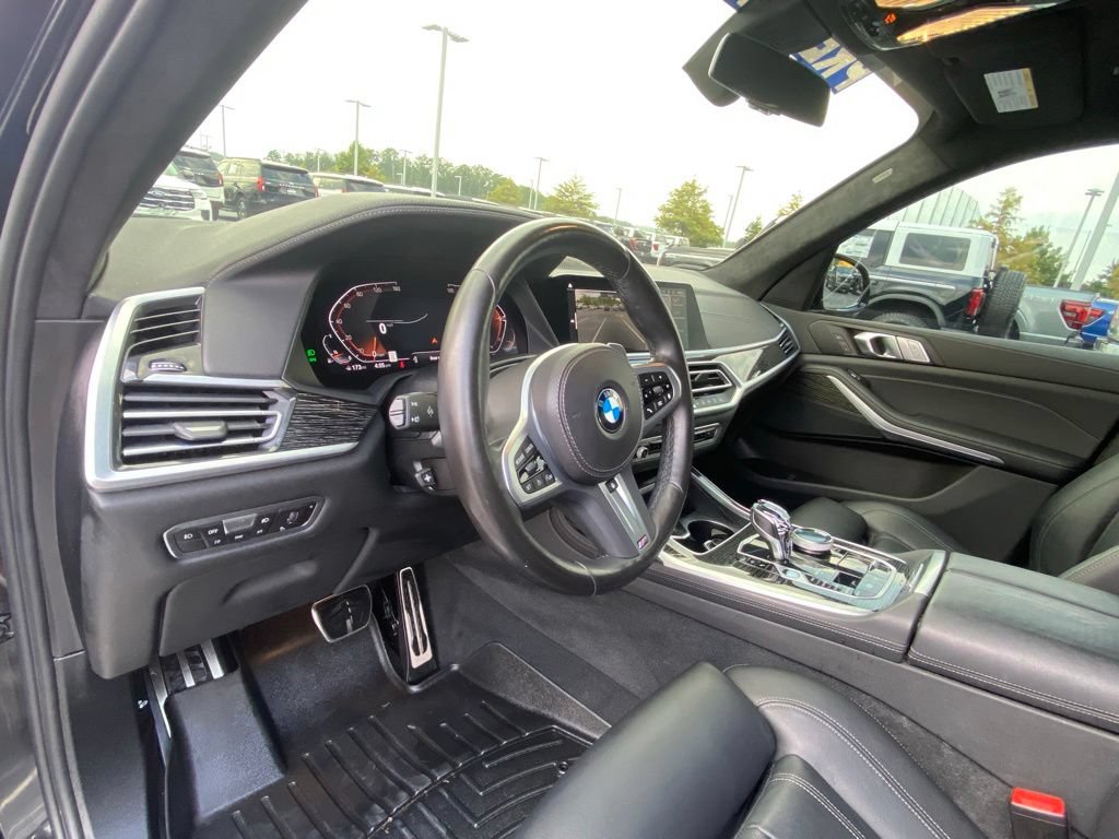 Used 2022 BMW X7 xDrive40i w/ M Sport Package AWD/4WD image 9