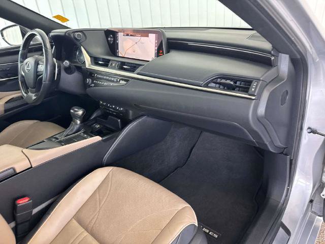 Used 2019 Lexus ES 350 w/ Accessory Package FWD image 16