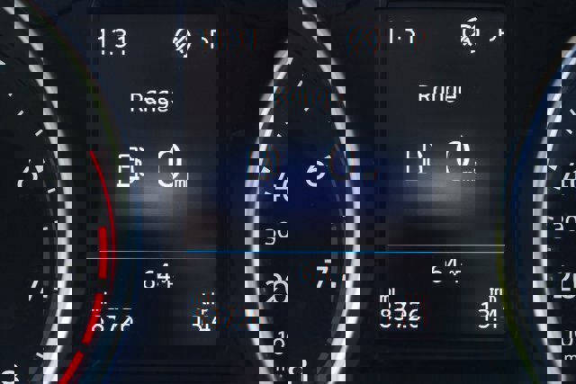 Used 2019 Volkswagen Tiguan SE AWD/4WD image 34