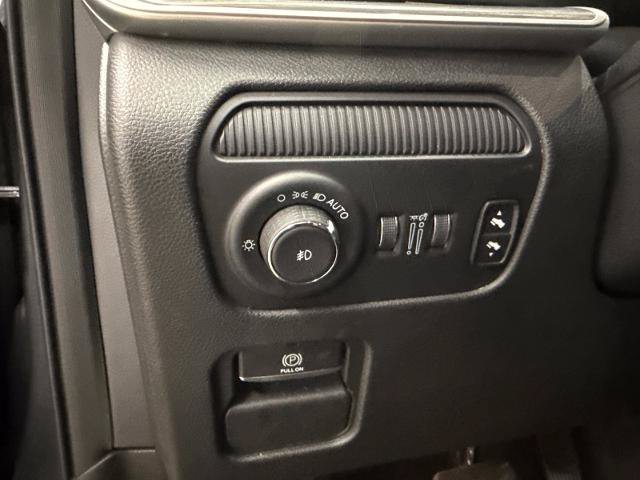 Used 2023 Jeep Wagoneer L Series II AWD/4WD image 16