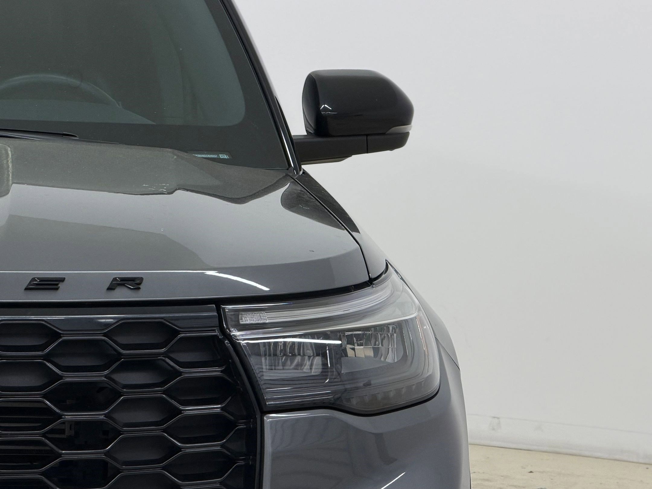 Certified 2025 Ford Explorer ST-Line w/ ST-Line Street Pack image 11