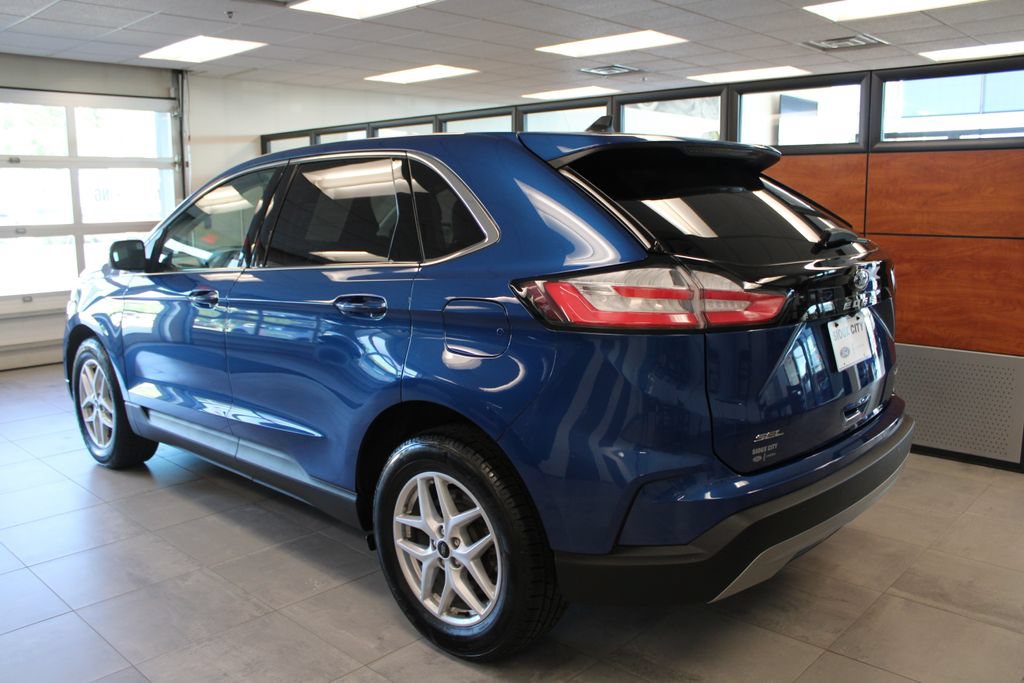 Certified 2024 Ford Edge SEL w/ Convenience Package AWD/4WD image 3
