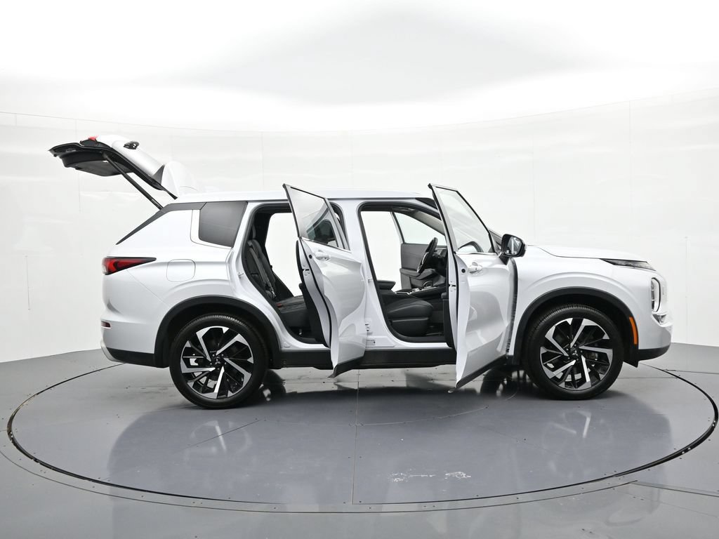 Used 2023 Mitsubishi Outlander SE AWD/4WD image 29