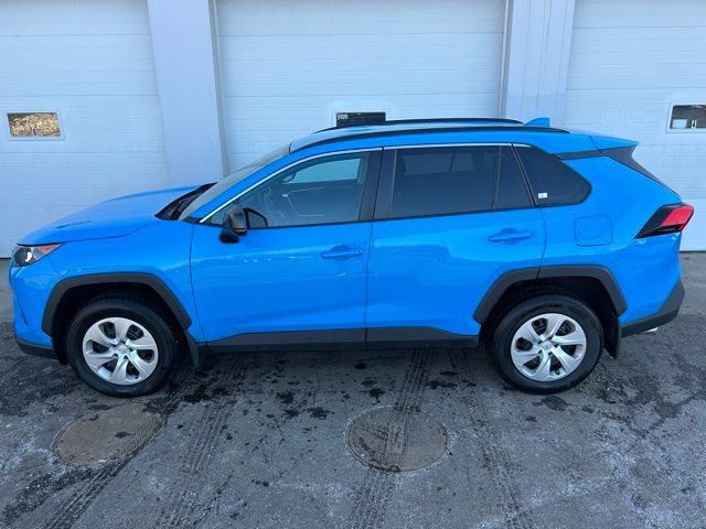 Used 2021 Toyota RAV4 LE image 3