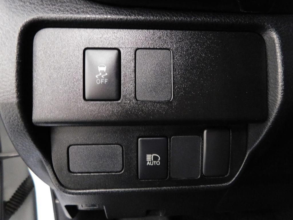 Used 2020 Toyota Tacoma SR w/ SR Convenience Package AWD/4WD image 17