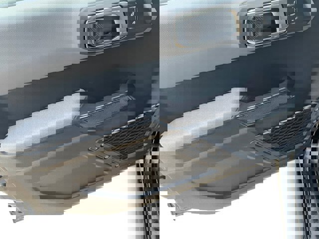 Certified 2024 Ford Bronco Everglades image 17