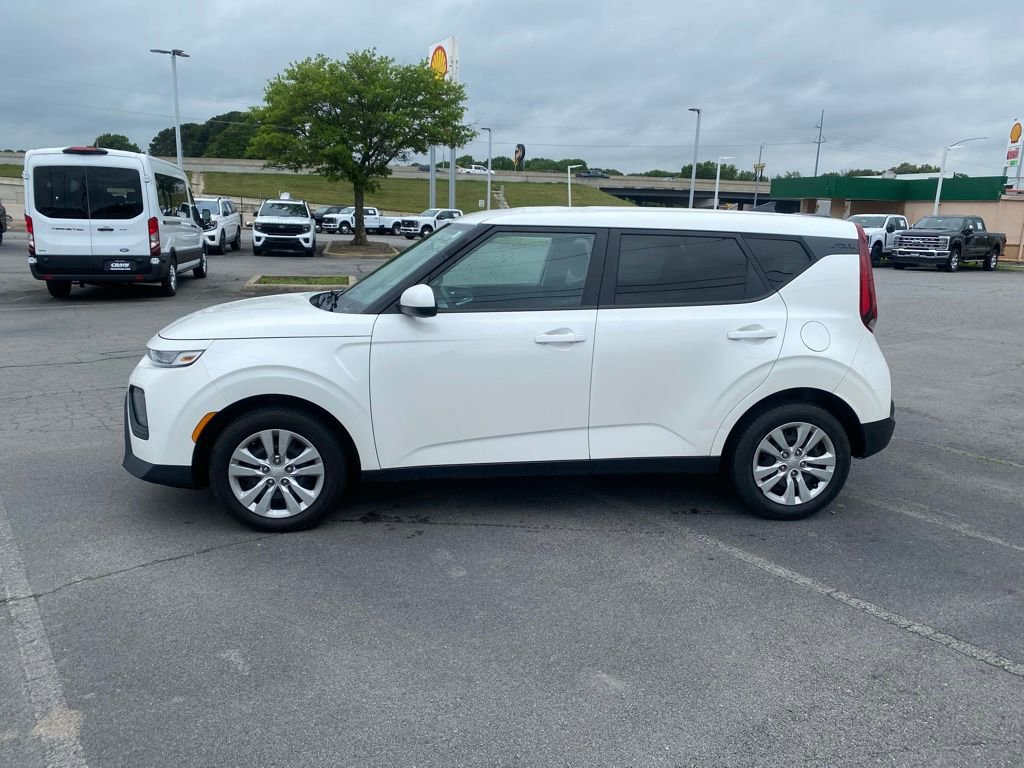 Used 2021 Kia Soul LX FWD image 4