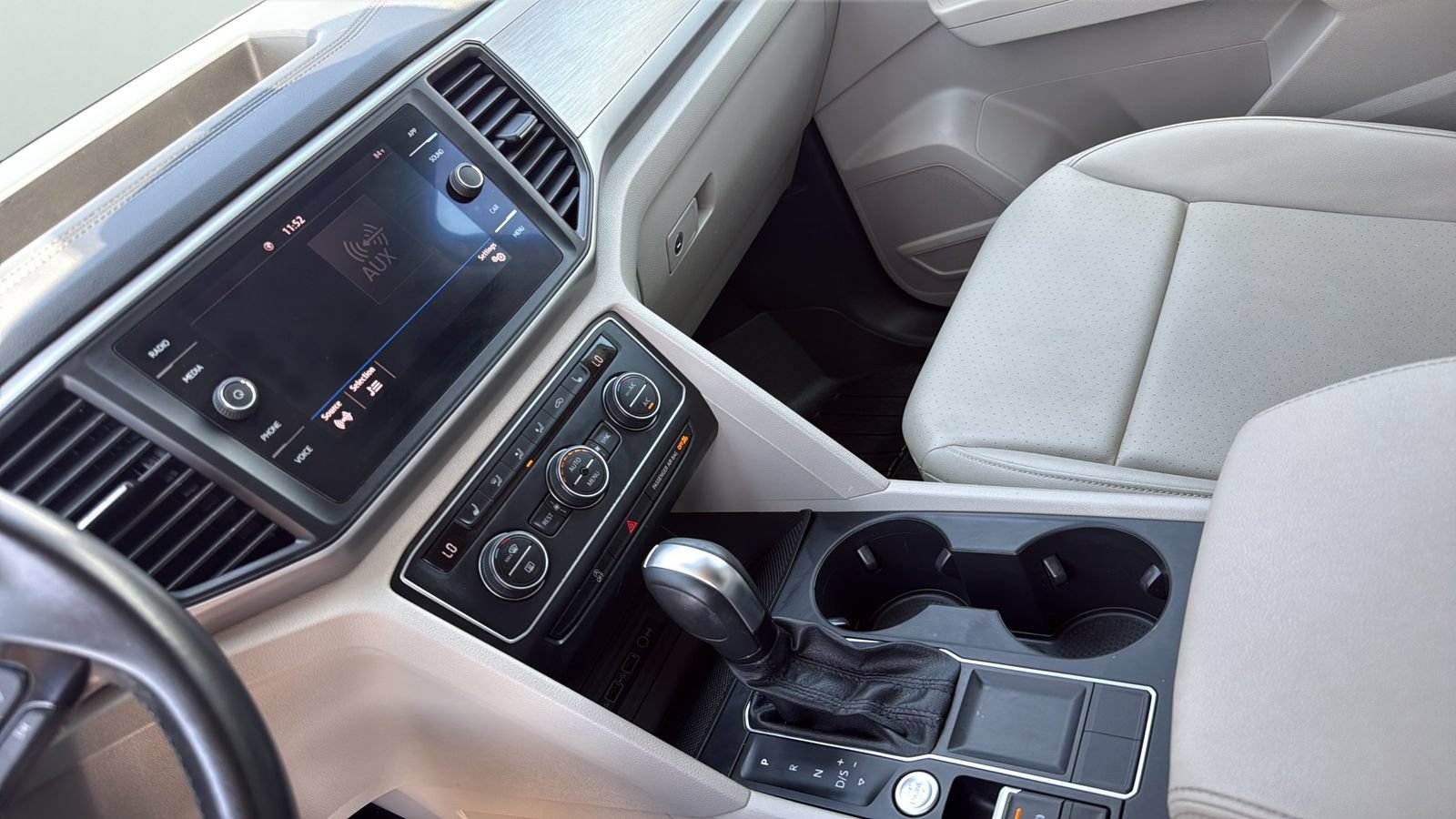 Used 2020 Volkswagen Atlas SE FWD image 21