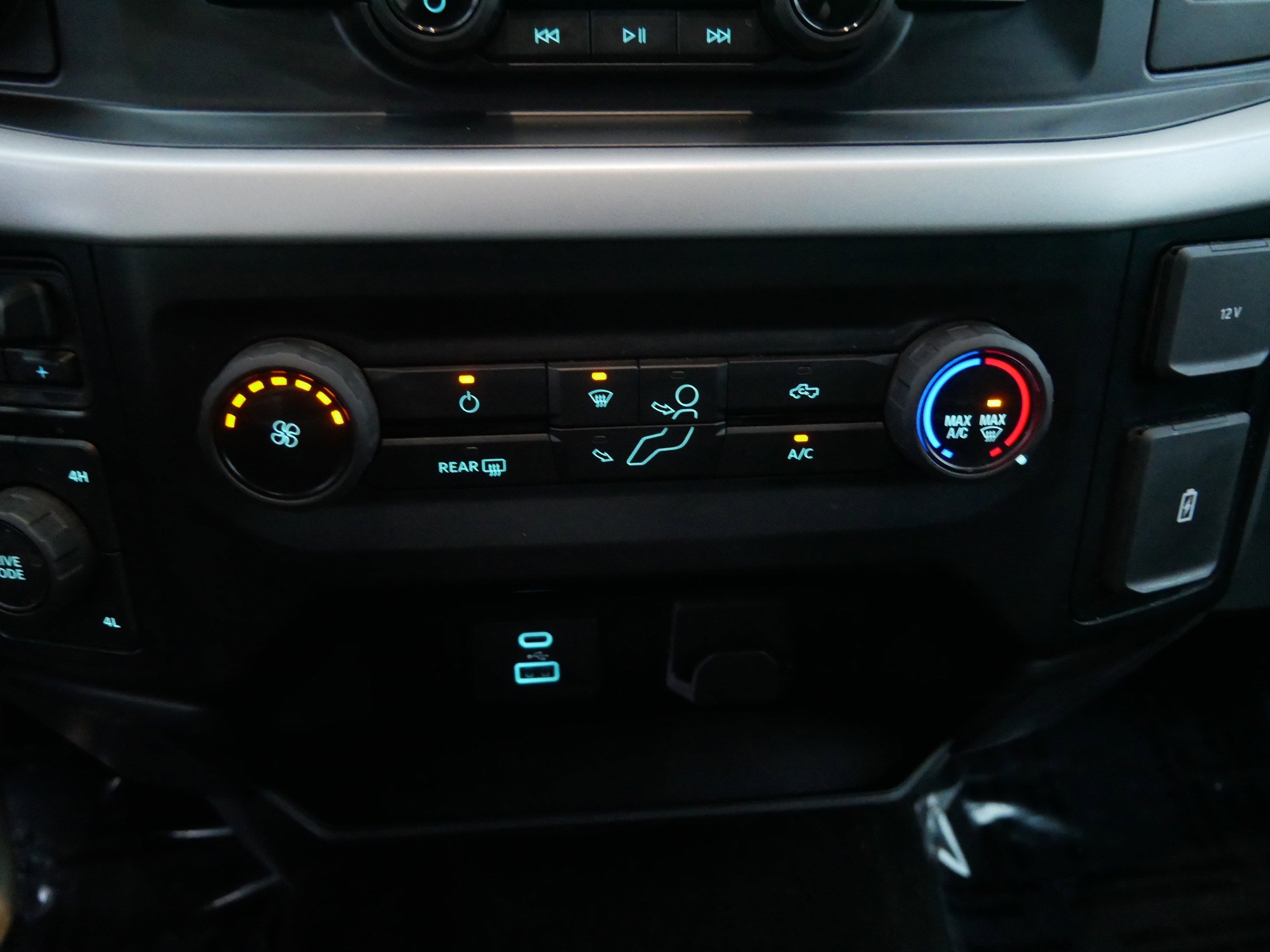 Certified 2022 Ford F150 XLT w/ Trailer Tow Package image 27