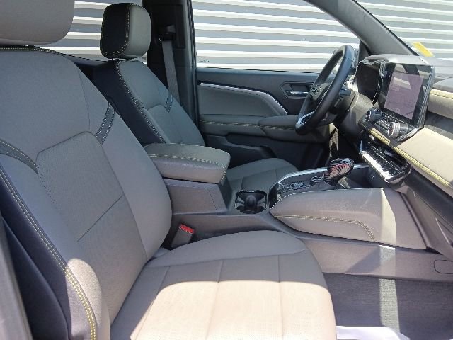 Used 2025 Chevrolet Colorado ZR2 w/ Technology Package AWD/4WD image 33