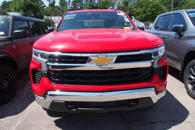 Used 2023 Chevrolet Silverado 1500 LT AWD/4WD image 3