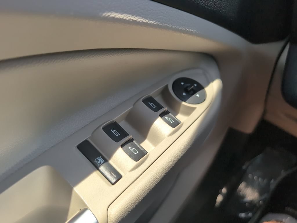 Certified 2018 Ford Escape SEL FWD image 25
