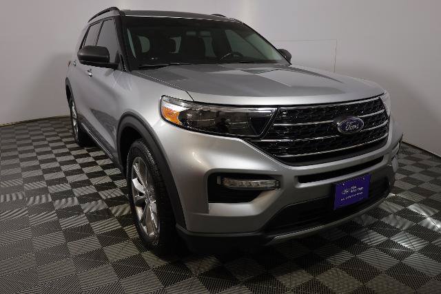 Certified 2020 Ford Explorer XLT w/ Equipment Group 202A AWD/4WD image 4