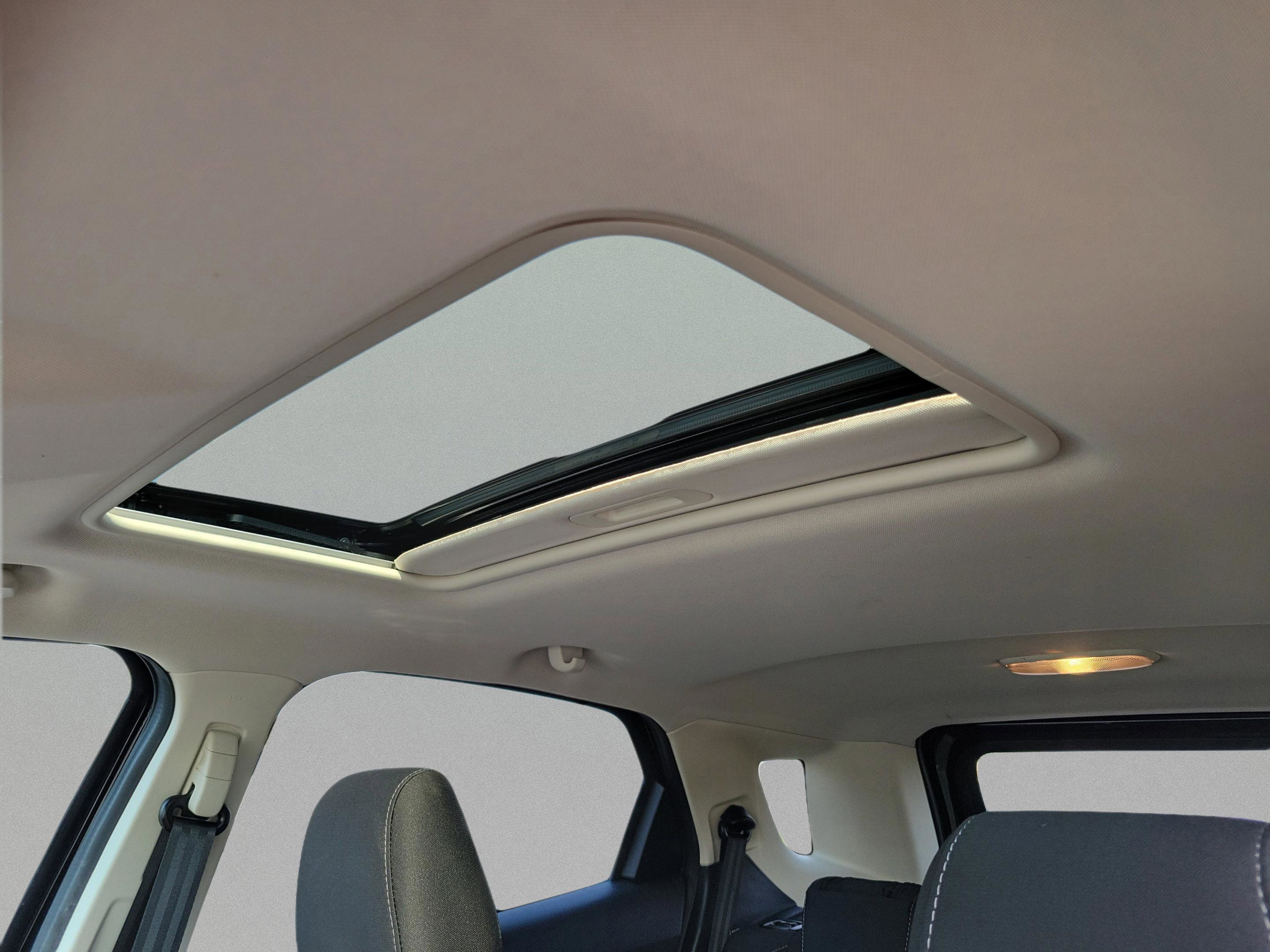 Certified 2018 Ford EcoSport SE w/ SE Convenience Package FWD image 7
