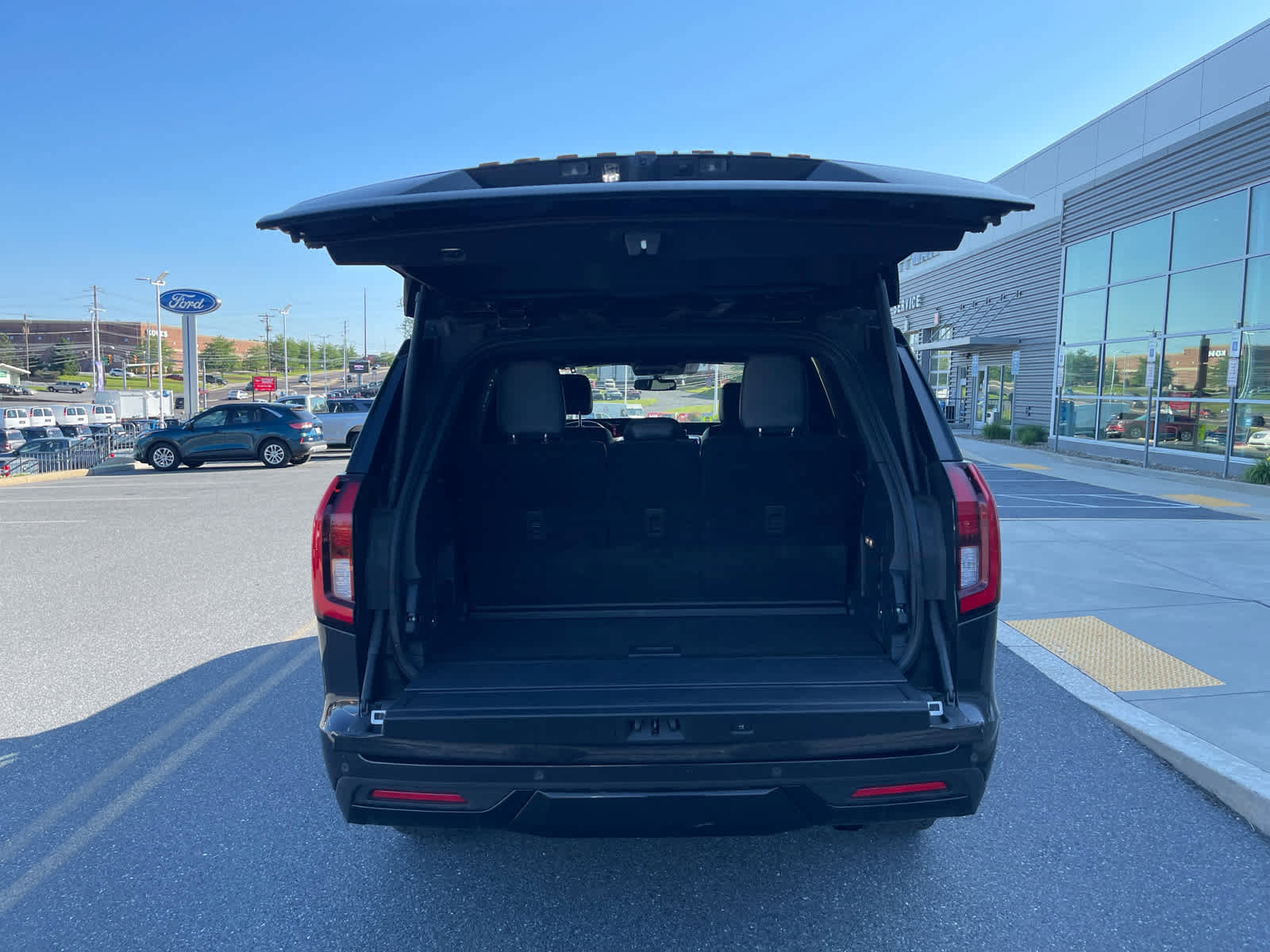 Certified 2025 Ford Expedition Tremor AWD/4WD image 5