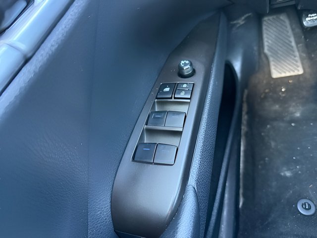 Used 2023 Toyota Camry SE FWD image 17
