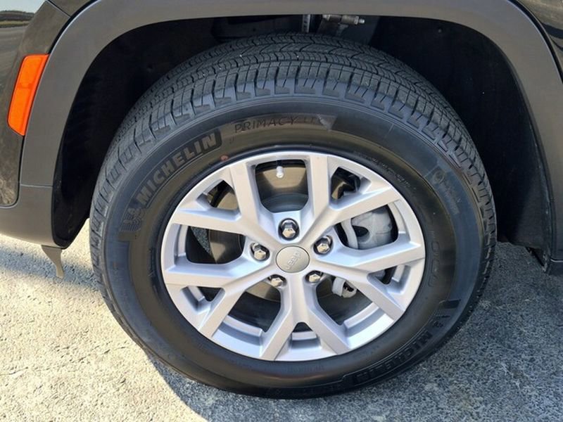 Used 2022 Jeep Grand Cherokee Limited image 9