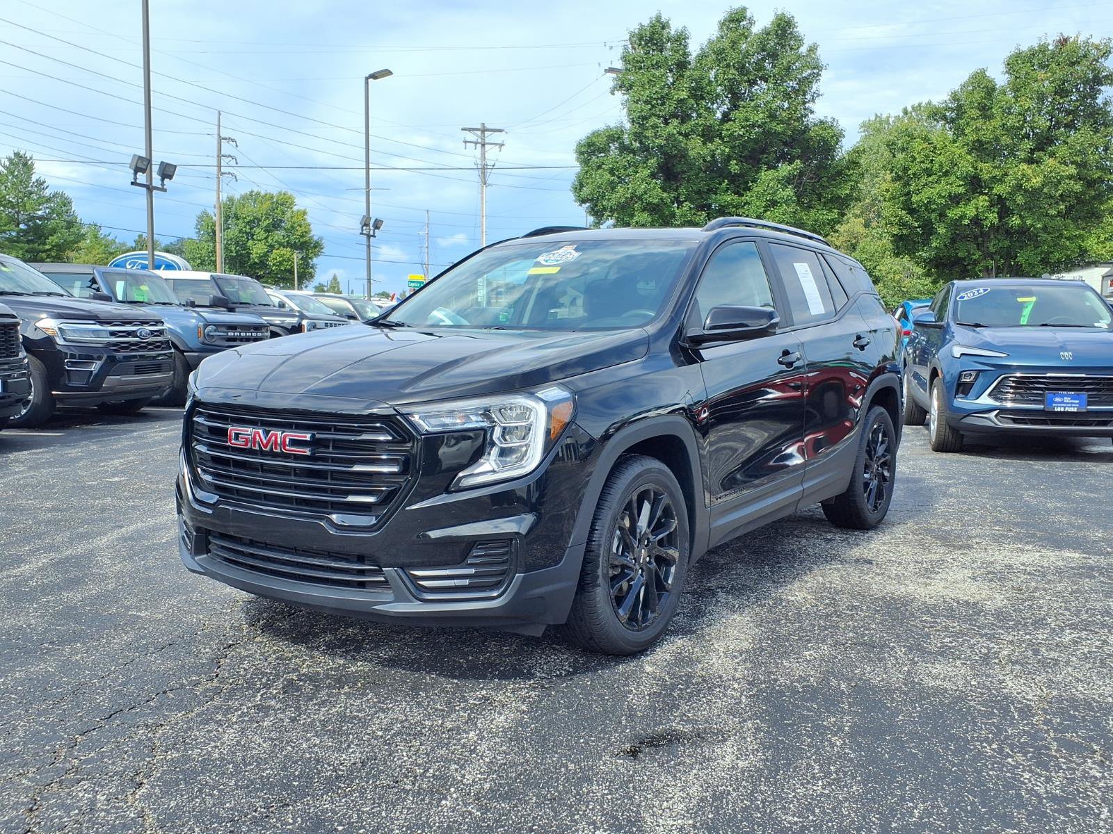Used 2023 GMC Terrain SLE w/ Driver Convenience Package FWD image 31