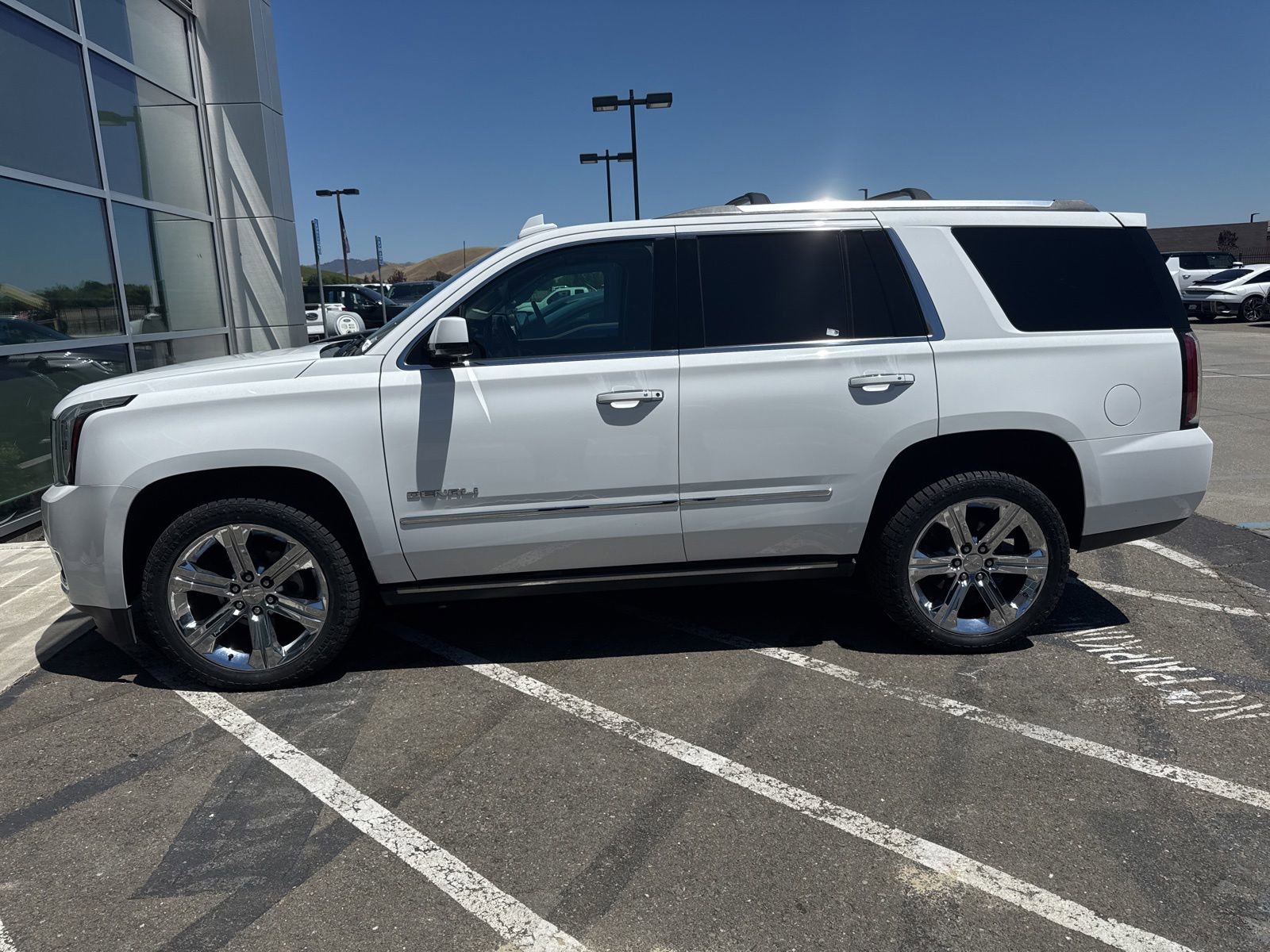 Used 2017 GMC Yukon Denali w/ Open Road Package AWD/4WD image 2
