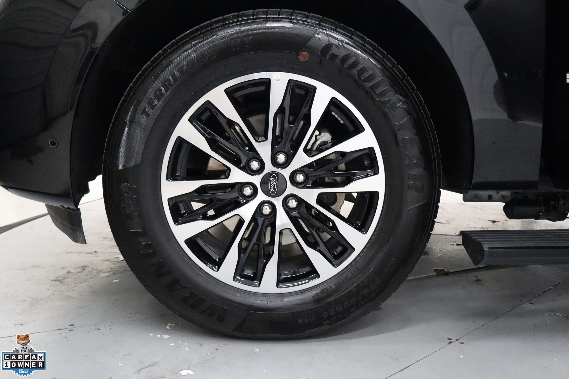 Certified 2025 Ford Expedition Platinum image 12