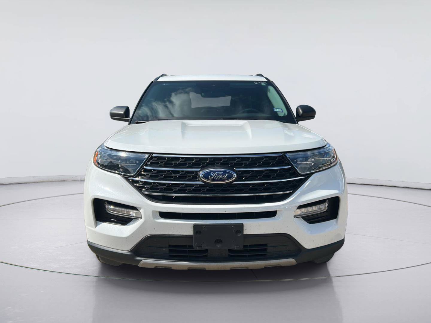 Certified 2024 Ford Explorer XLT w/ Equipment Group 202A RWD image 2