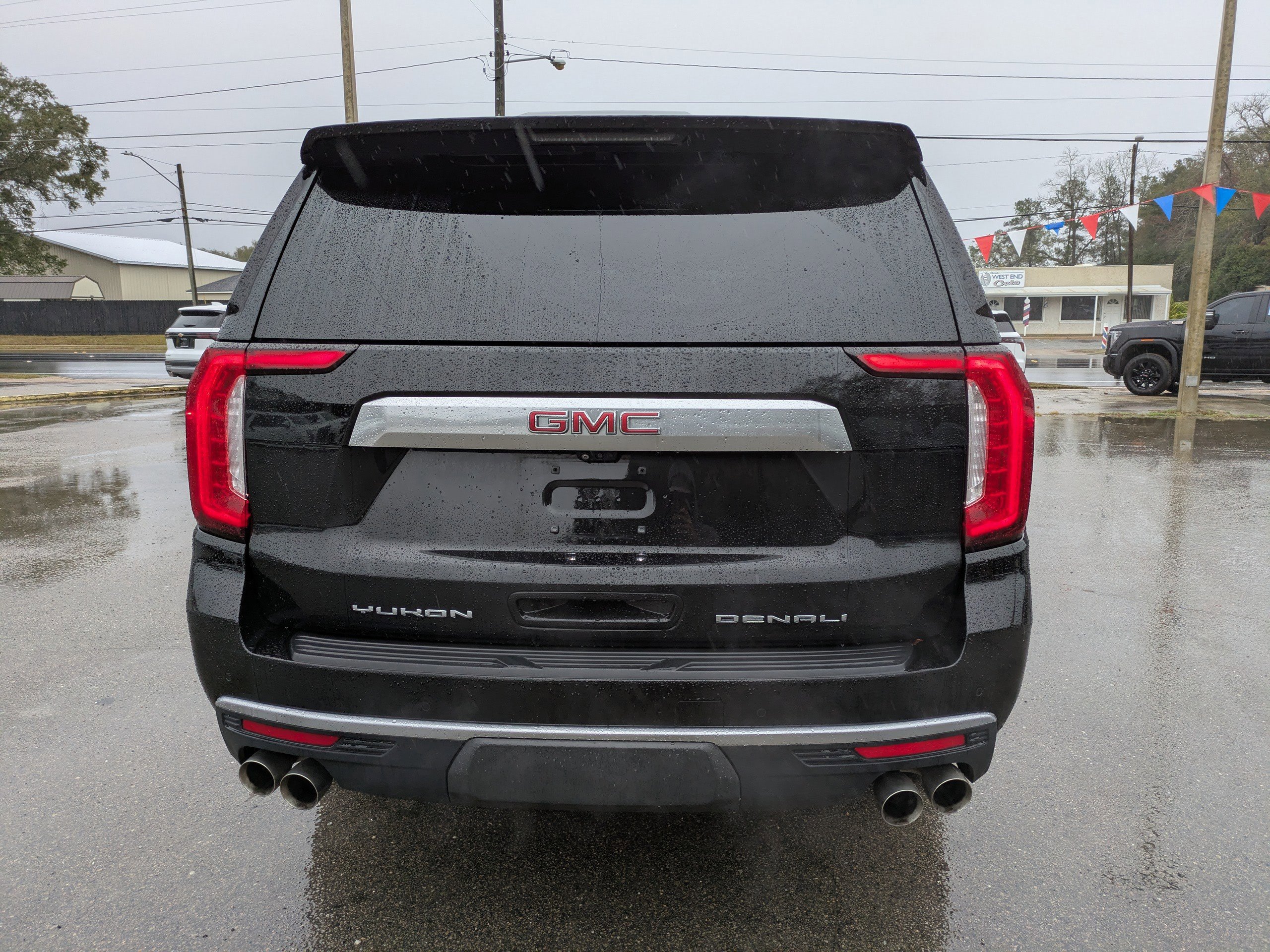 Used 2021 GMC Yukon XL Denali w/ Denali Premium Package image 4