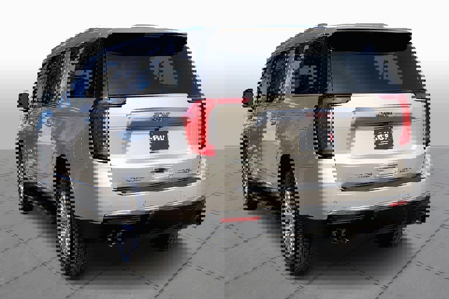 Used 2022 GMC Yukon XL Denali image 4