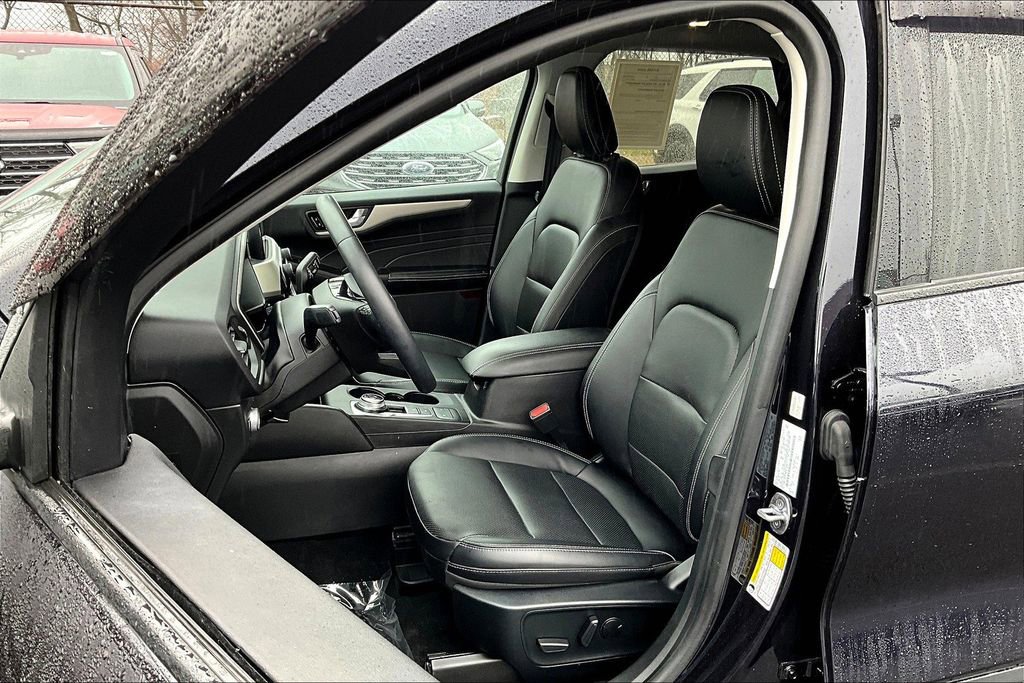 Certified 2021 Ford Escape SEL w/ Technology Package image 25