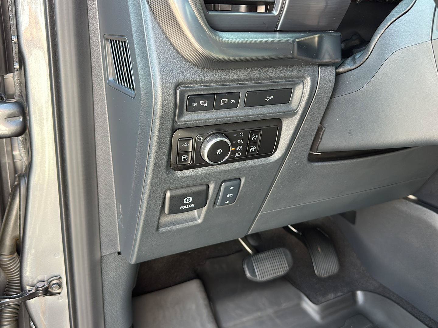 Certified 2024 Ford F150 Lariat w/ FX4 Off-Road Package AWD/4WD image 14