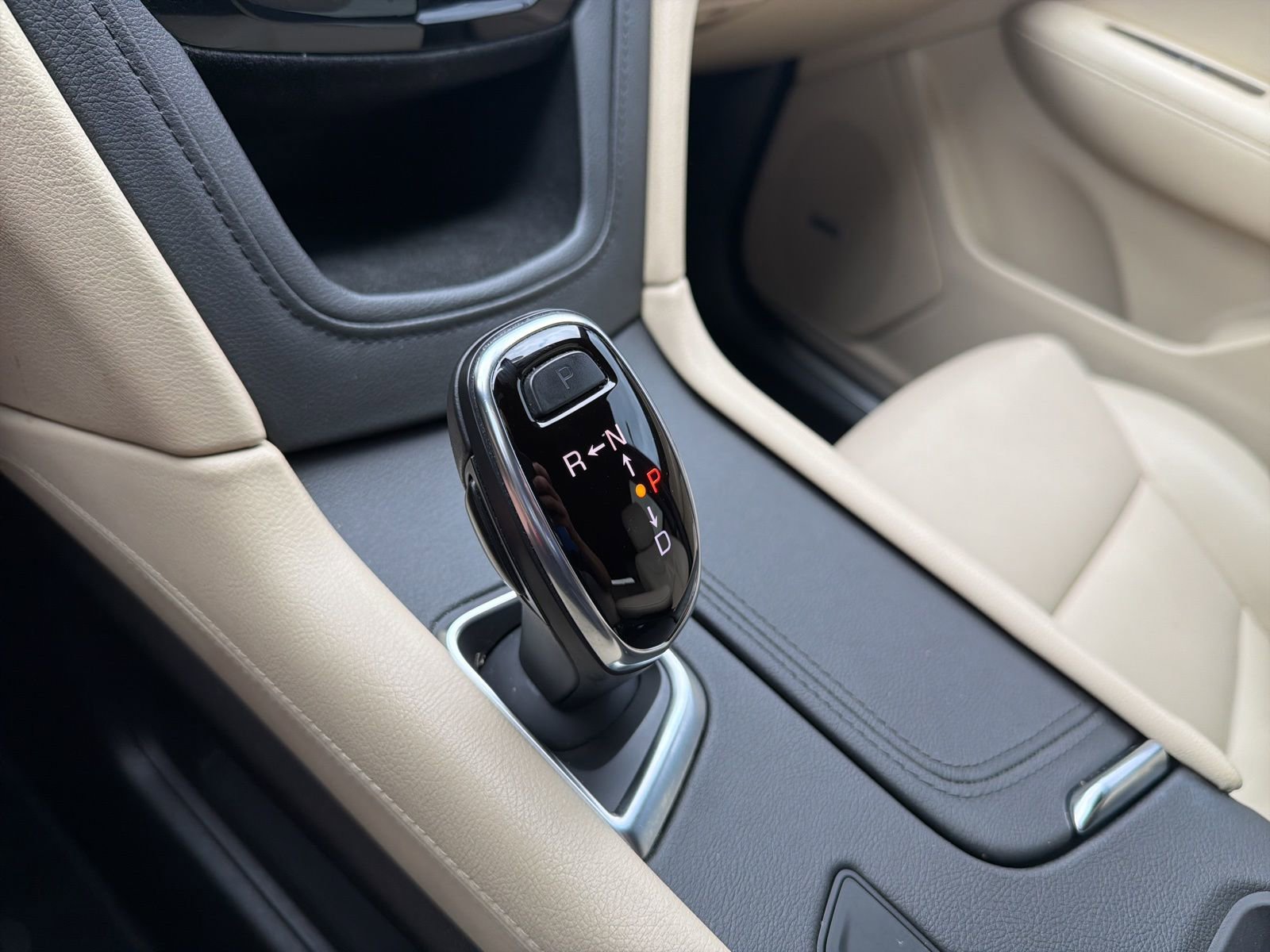 Used 2019 Cadillac XT5 FWD image 23