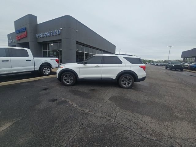 Certified 2021 Ford Explorer XLT w/ Equipment Group 202A AWD/4WD image 10