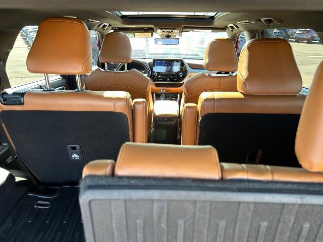 Used 2022 Toyota Highlander Platinum AWD/4WD image 24