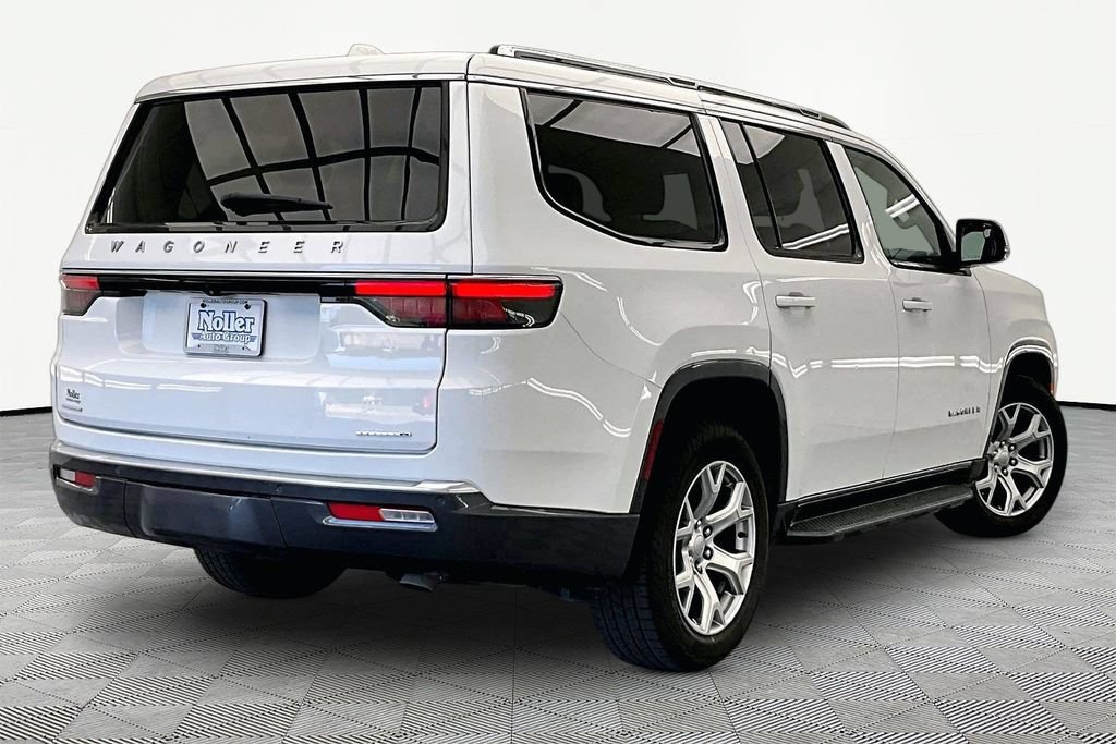 Used 2022 Jeep Wagoneer Series II AWD/4WD image 2